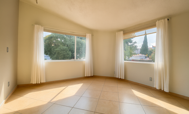 Casa en Venta con 4 recámaras en Lomas de la Herradura, con hermosa vista a la cañada