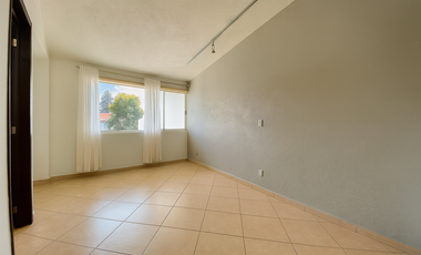 Casa en Venta con 4 recámaras en Lomas de la Herradura, con hermosa vista a la cañada