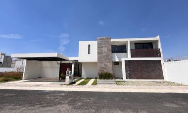 Casa en Venta con Alberca en Pachuca. ZOna sur en fraccionamiento seguro