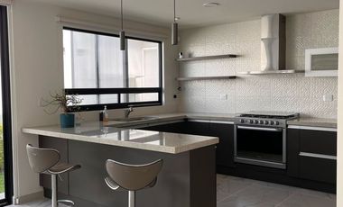 Casa en Venta con Alberca en Pachuca. ZOna sur en fraccionamiento seguro