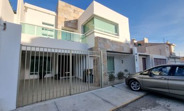 Casa en venta pachuca, opcion a 4 habitaciones y family room. La moraleja