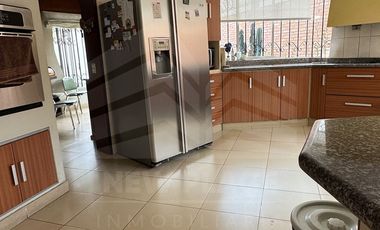 CASA EN VENTA PARA INVERSION SECTOR SALUD EN SAN ISIDRO