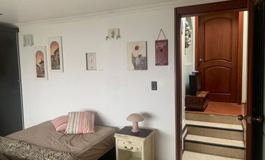 En renta habitación amoblada con baño privado