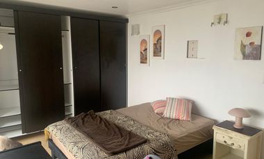 En renta habitación amoblada con baño privado