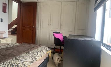 En renta habitación amoblada con baño privado