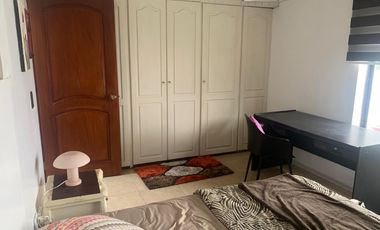 En renta habitación amoblada con baño privado