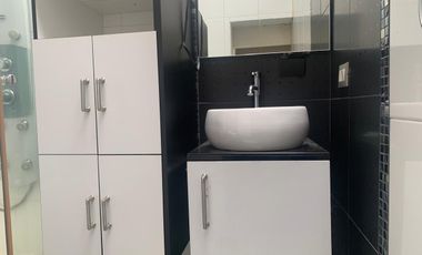 En renta habitación amoblada con baño privado
