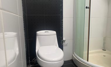 En renta habitación amoblada con baño privado