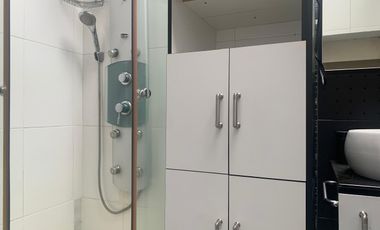 En renta habitación amoblada con baño privado