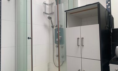 En renta habitación amoblada con baño privado