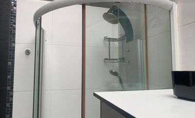 En renta habitación amoblada con baño privado