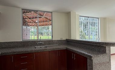 Casa en venta en Loja sector El Paraíso