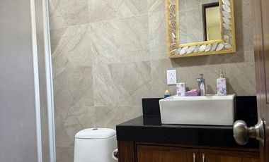 V409 Villa en Venta remodelada 4 recamaras Ixtapa