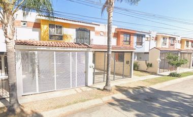 Casa en venta, Recuperación bancaria, Parques del Bosque, Tlaquepaque, Jalisco, Mex.