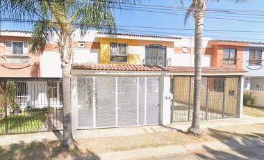Casa en venta, Recuperación bancaria, Parques del Bosque, Tlaquepaque, Jalisco, Mex.