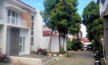 Disewakan Rumah dkt tol simatupang