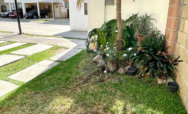 EN RENTA Casa de 3 Rec. En Privada El Árbol, en Zona Norte.