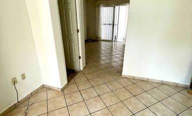 EN RENTA Casa de 3 Rec. En Privada El Árbol, en Zona Norte.