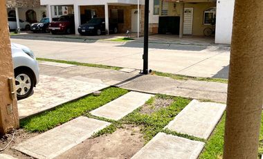 EN RENTA Casa de 3 Rec. En Privada El Árbol, en Zona Norte.