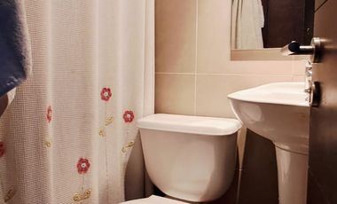 Estupenda casa en venta 5D5B+S orientación Norte en exclusivo condominio privado, San Carlos de Apoquindo, seguridad 24/7, cercana Colegios, Universid