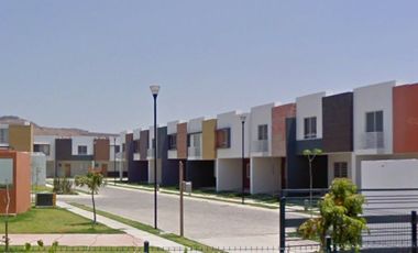 Casa en venta, Recuperación bancaria, Jardines del Bosque, Tlaquepaque, Jalisco, Mex.