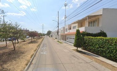 Casa en venta, Recuperación bancaria, Jardines del Bosque, Tlaquepaque, Jalisco, Mex.