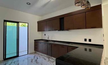 CASA NUEVA EN VENTA A 5 CUADRAS DE LA PLAYA EN BOCA DEL RÍO