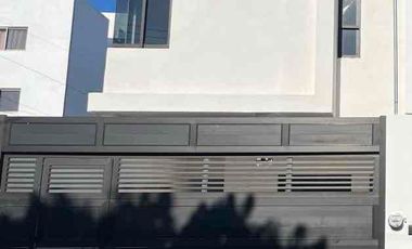 CASA NUEVA EN ESQUINA EN BOCA DEL RÍO, VERACRUZ