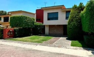 Casa de dos niveles en venta en coapa cdmx