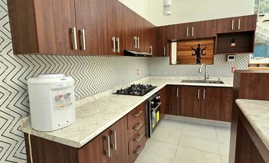 LAS CAÑADAS CASA NUEVA EN COTO ABEDULES CON VISTA AL CAMPO DE GOLF