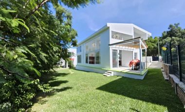LAS CAÑADAS CASA NUEVA EN COTO ABEDULES CON VISTA AL CAMPO DE GOLF