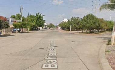 Casa En Venta En Bahía de Acapulco Parques del Bosque San Pedro Tlaquepaque Jalisco