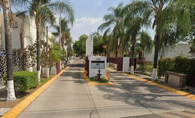 Casa En Venta En Bahía de Acapulco Parques del Bosque San Pedro Tlaquepaque Jalisco