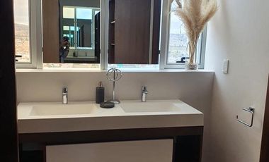 DEPARTAMENTO AMUEBLADO EN RENTA ZONA PLATEADA