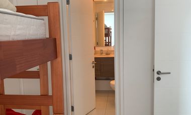 Arrendamos depto amoblado con vista frontal al mar.