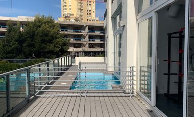 Arrendamos depto amoblado con vista frontal al mar.