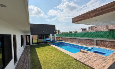 CASA EN VENTA EN FRACCIONAMIENTO LOMAS DE COCOYOC MORELOS