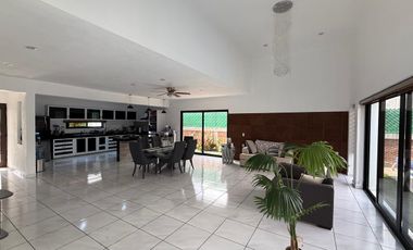 CASA EN VENTA EN FRACCIONAMIENTO LOMAS DE COCOYOC MORELOS