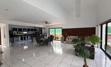 CASA EN VENTA EN FRACCIONAMIENTO LOMAS DE COCOYOC MORELOS