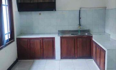 Rumah Semi Etnik Dekat Ke Pasar Nusukan Solo Kota