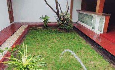 Rumah Semi Etnik Dekat Ke Pasar Nusukan Solo Kota