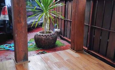 Rumah Semi Etnik Dekat Ke Pasar Nusukan Solo Kota