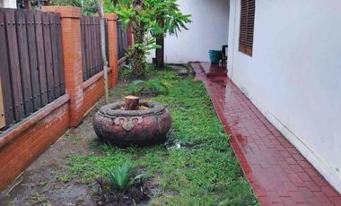 Rumah Semi Etnik Dekat Ke Pasar Nusukan Solo Kota