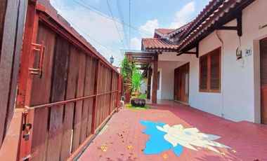 Rumah Semi Etnik Dekat Ke Pasar Nusukan Solo Kota