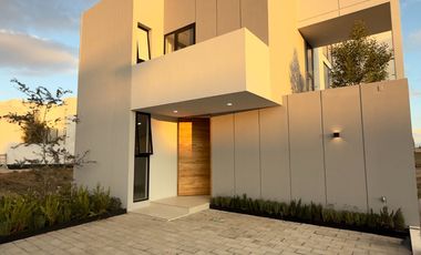 Casa en venta Pachuca, a 5 min de Explanada. 3 habitaciones equipadas y cuarto de servicio. Cartuja