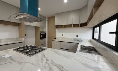 Casa en venta Pachuca, a 5 min de Explanada. 3 habitaciones equipadas y cuarto de servicio. Cartuja