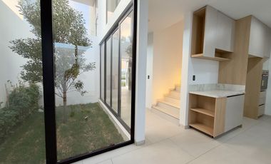 Casa en venta Pachuca, a 5 min de Explanada. 3 habitaciones equipadas y cuarto de servicio. Cartuja