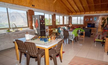 Venta de hermosa parcela con gran casa, agua de riego, frutales y piscina. Sector Mamalluca, Vicuña. $152 millones