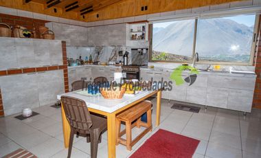 Venta de hermosa parcela con gran casa, agua de riego, frutales y piscina. Sector Mamalluca, Vicuña. $152 millones