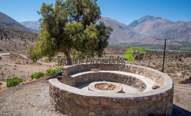 Venta de hermosa parcela con gran casa, agua de riego, frutales y piscina. Sector Mamalluca, Vicuña. $152 millones